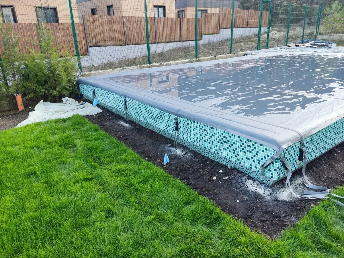 Батутное покрывало на бассейне в Мурманске